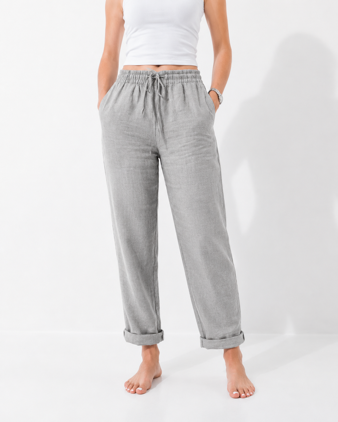 Stilvolle, weite Sommerhose für Damen mit Gummizug, ideal für elegante Casual-Looks und den Sommerstil.