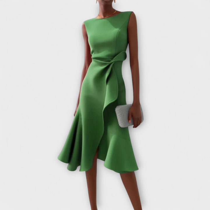 Fließendes, drapiertes Midi Damenkleid, perfekt als Abend- oder Sommerkleid mit Eleganz.