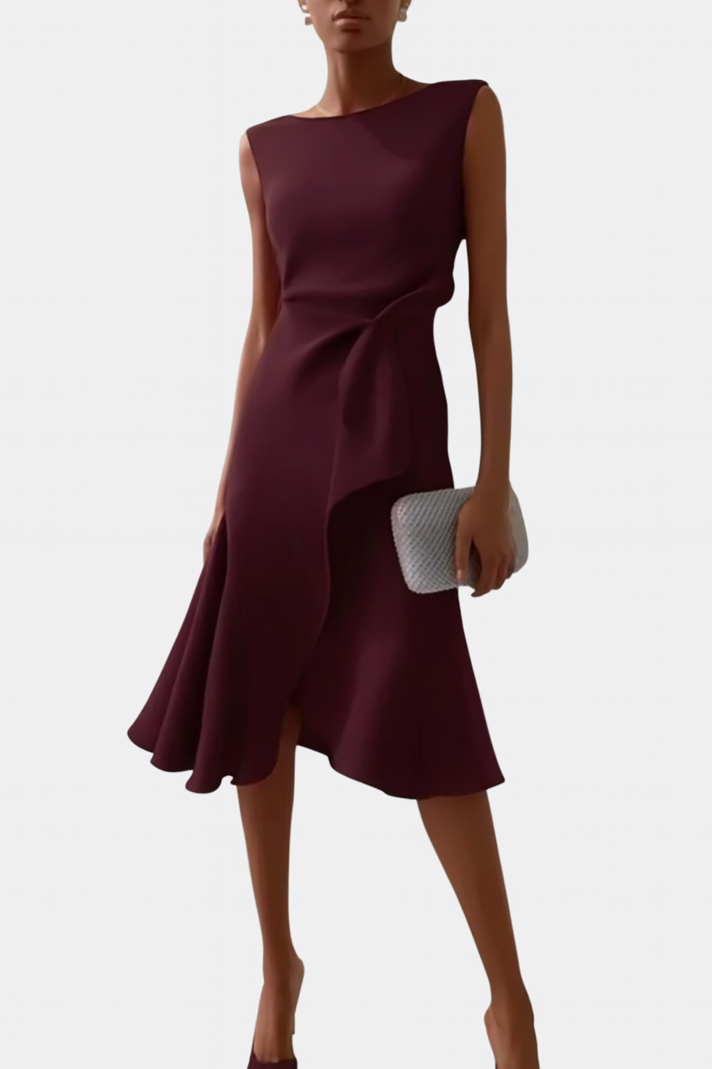 Detailansicht des Drapés am Midi Abendkleid; hochwertige Verarbeitung für luxuriösen Komfort.