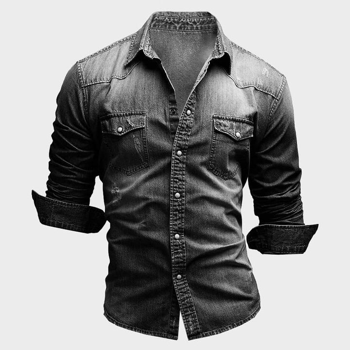 Stylisches Herren Denim Hemd (Slim Fit) in Blau, offen getragen. Vielseitiges Langarmhemd für Freizeit und lässige Looks.