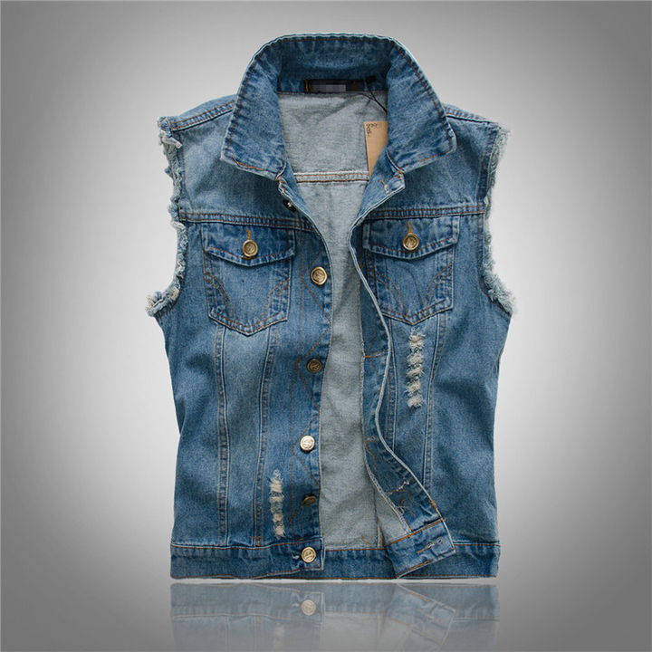 Stylische Herren Jeansweste im modernen Streetwear-Stil. Ärmelloses Design für einen trendigen Freizeit-Look.