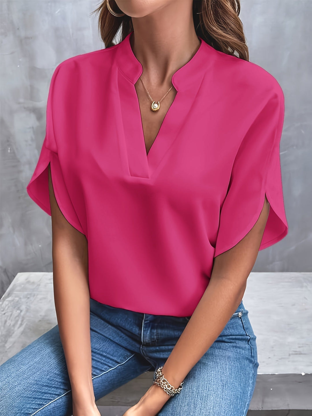 Modische Frühlingsbluse für Damen, elegant und komfortabel. Vielseitige Damenmode für Büro und Alltag.