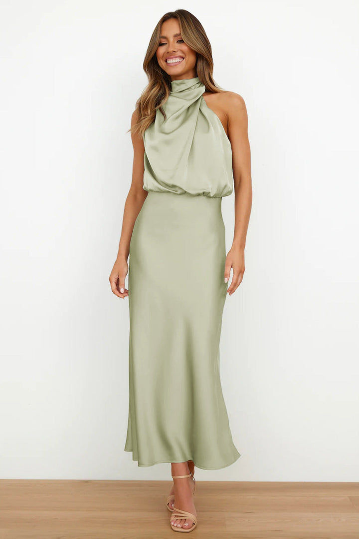 Hochzeitsgast Maxikleid: Elegantes Halterneck Design, langes, fließendes Abendkleid für Damenmode.