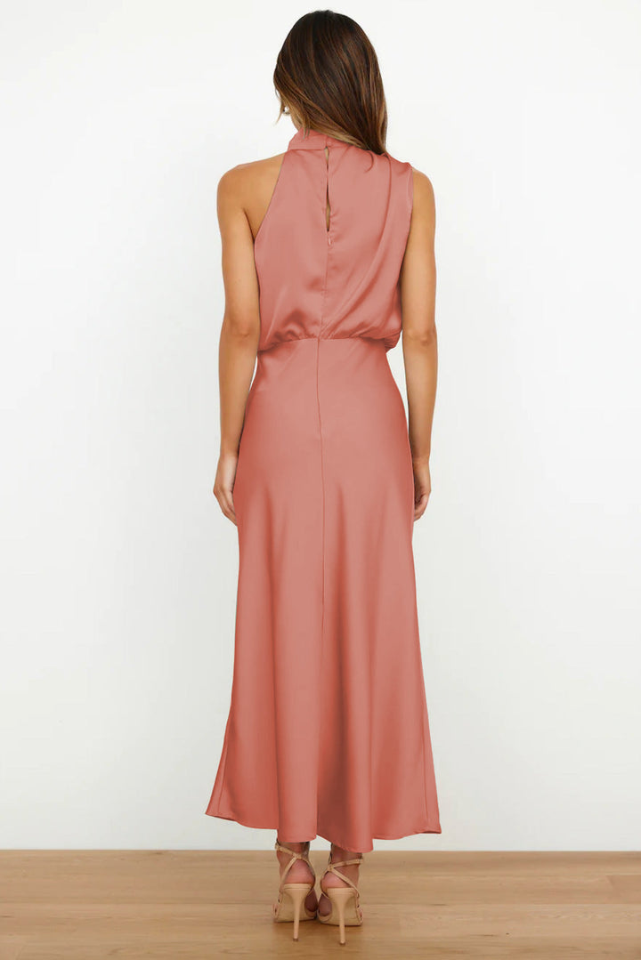 Festliches Halterneck Maxikleid für Damen, ideal als elegantes Hochzeitsgastkleid oder Ballkleid.