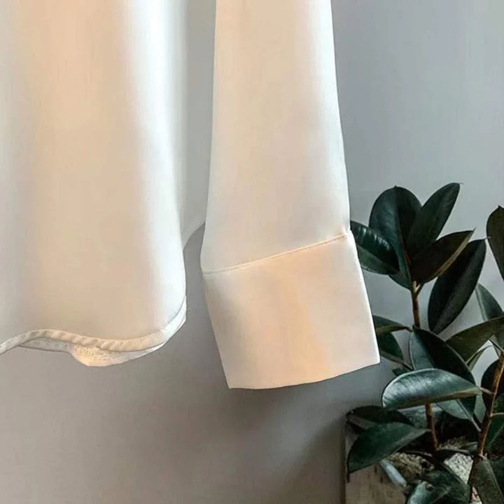 Moderne klassische Damen Langarm Hemdbluse. Elegant und vielseitig, für Sommer & Übergang.