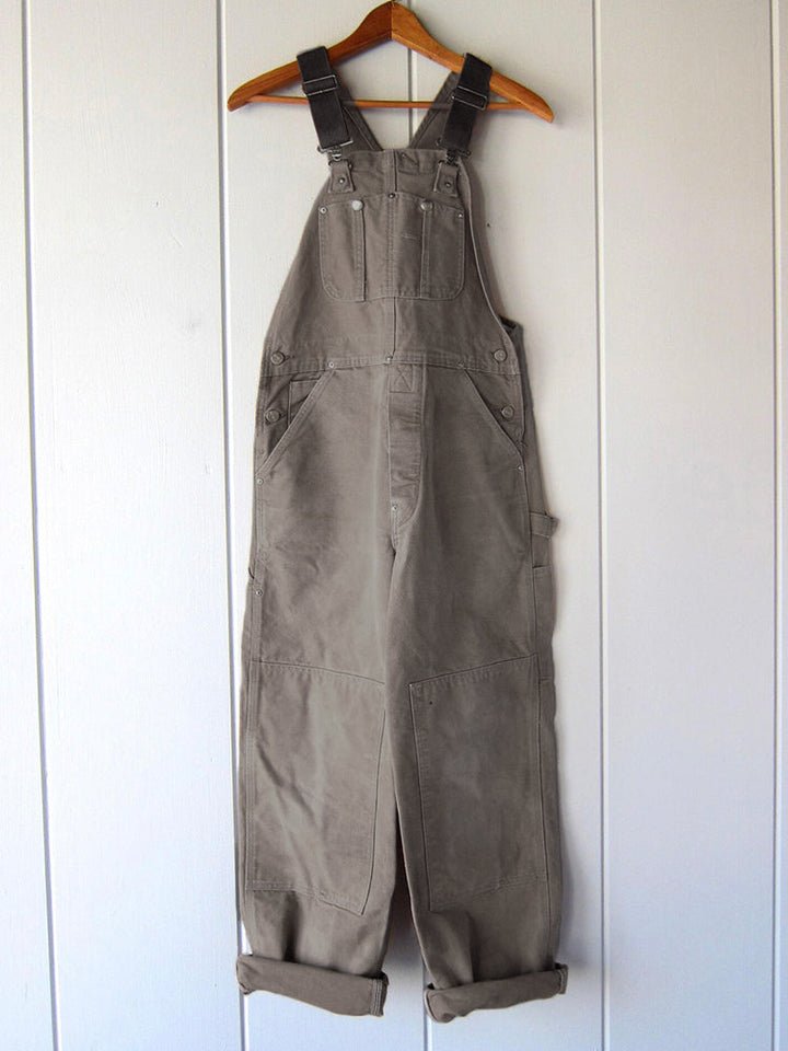Frontansicht einer Damen Vintage Latzhose (Grün): robust, bequem & vielseitig, perfekter Casual Overall.