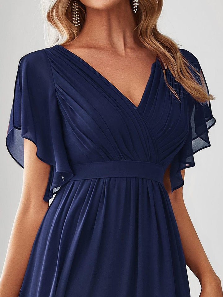 A-Linien Abendkleid für Damen, V-Ausschnitt, lang & figurschmeichelnd.