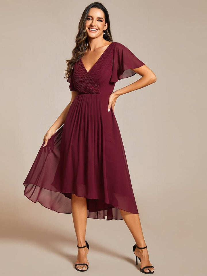 Elegantes Vokuhila Brautjungfernkleid, Kurzarm, Midi-Länge, für unvergessliche Hochzeiten.