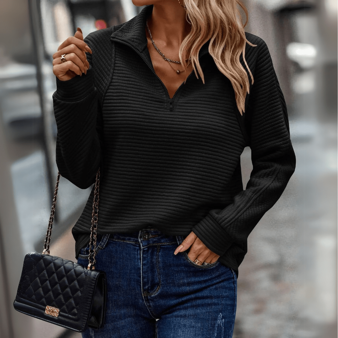 Moderner Damen Strukturpullover mit Halbzip und hohem Kragen; ideale Wintermode für Komfort.