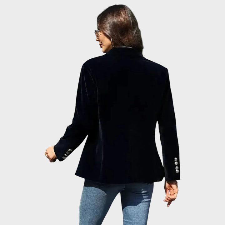 Damen Business Blazer, Seitenansicht, tailliert geschnitten. Ideal als elegante Bürojacke für Damenmode.