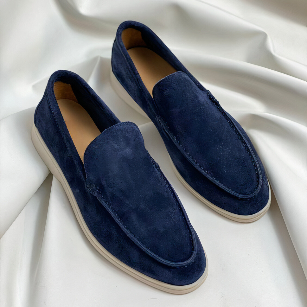 Zeitloser Herren Business Schuh: ein eleganter schwarzer Loafer Slipper mit dezenten Details für optimalen Komfort.
