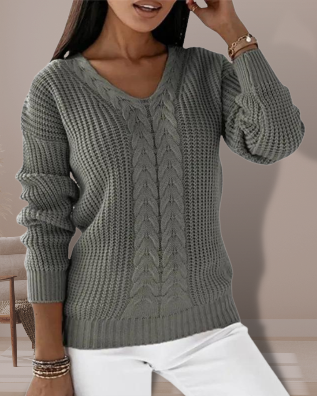 Eleganter Damen V-Ausschnitt Pullover in weicher Qualität, perfekt für stilvolle Freizeit-Looks und hohen Komfort.