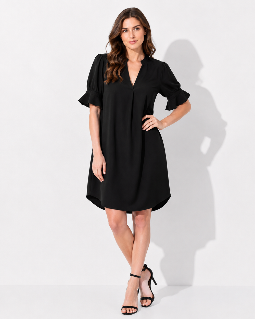 Stilvolles Sommerkleid für Damen, ideal für Freizeit. Vielseitiges, elegantes Damenkleid mit halben Ärmeln.