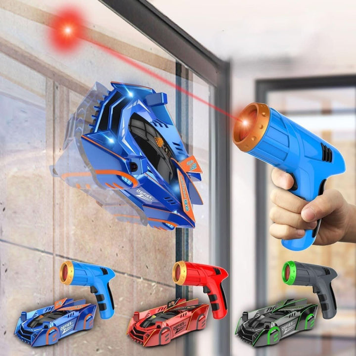 Szene: Ein Kind spielt mit dem ferngesteuerten Wandkletterauto, das die Wand hochfährt.
