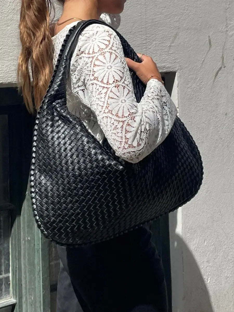 Elegante Damen Handtasche, große Hobo Tasche mit Flechtoptik, ideal als stilvolle Alltagstasche und Schultertasche.