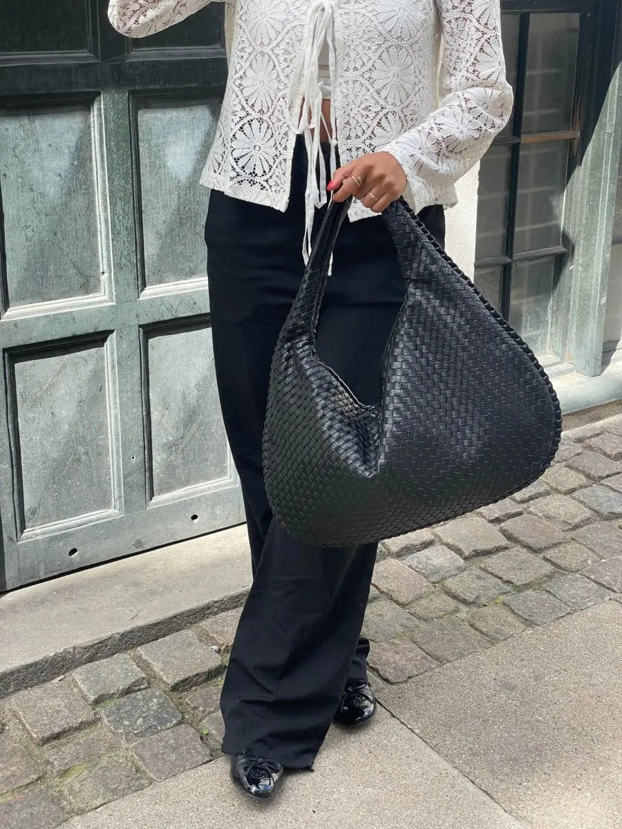 Damen Hobo Tasche mit Flechtoptik, geräumige und elegante Schultertasche, sicherer Reißverschluss für alle wichtigen Dinge.