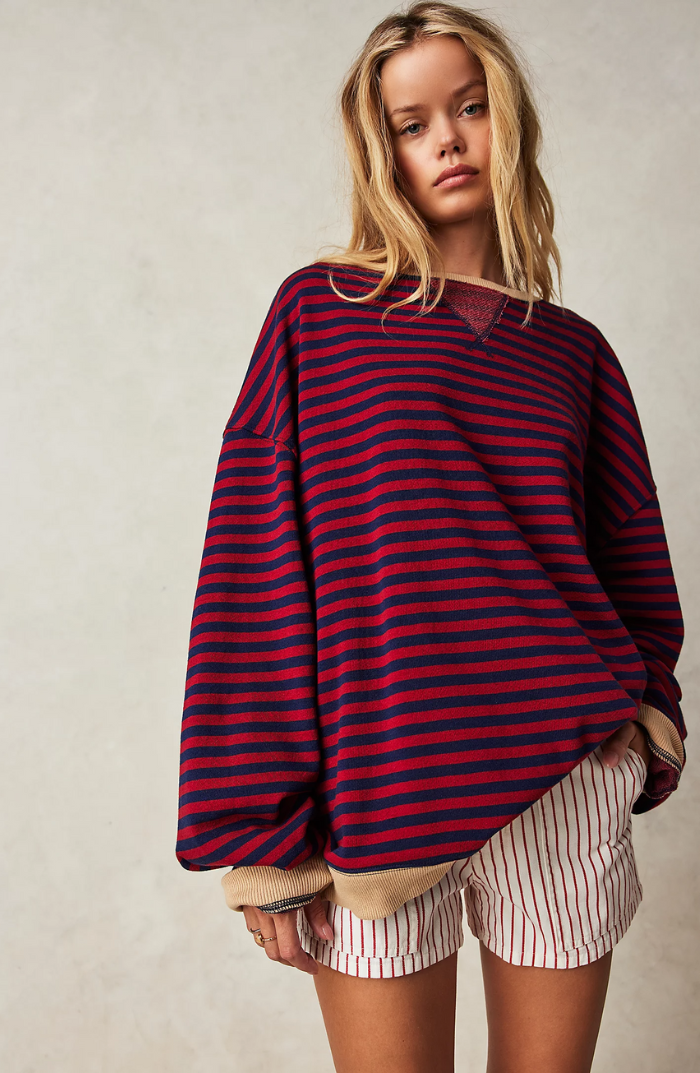 Gemütlicher Damen Winterpullover, gestreift. Oversize-Passform für maximalen Komfort und entspannte Tage.