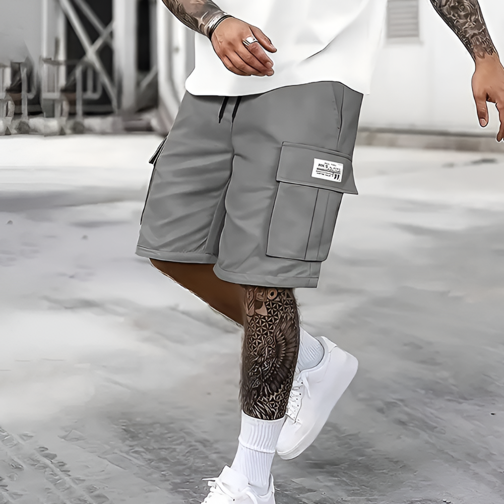 Bequeme Herren Cargo Shorts mit lockerer Passform & elastischem Bund, vielseitig für Sommer & Freizeit.