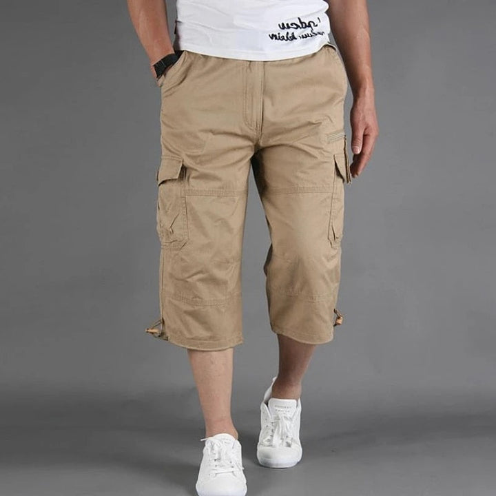 Robuste Herren Cargo 3/4 Hose im Relaxed Fit, perfekt für Outdoor und Freizeit. Komfortabel.