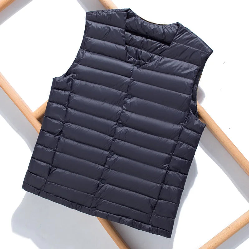 Warme, ultraleichte Herrenweste Laurent mit Daunenfüllung, ideal für Übergangszeiten und Outdoor-Abenteuer.