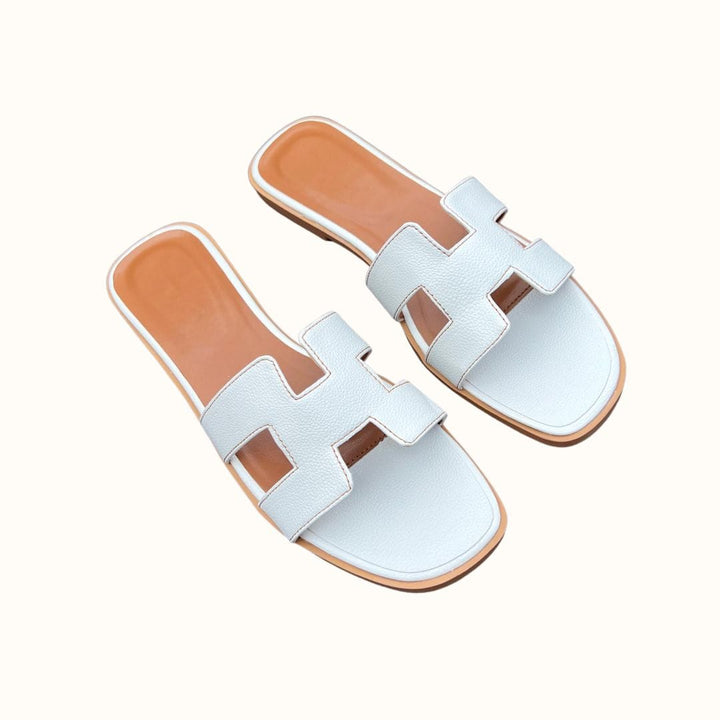 Rutschfeste Damen H-Sandalen, bequem und sicher für alle Sommeraktivitäten.