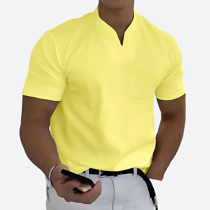 Kurzärmliges Herren Polo-Shirt, klassisch geschnitten, vielseitig kombinierbar für jeden Anlass.
