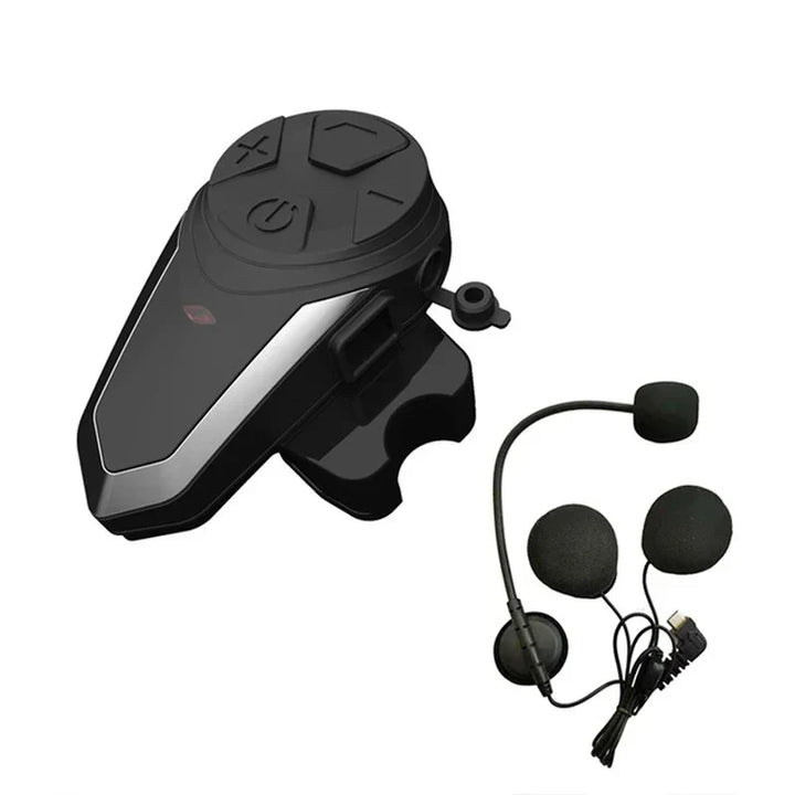 RoadLink S3 Motorrad Bluetooth Intercom am Helm befestigt, ermöglicht klare Fahrer-zu-Fahrer-Gespräche.