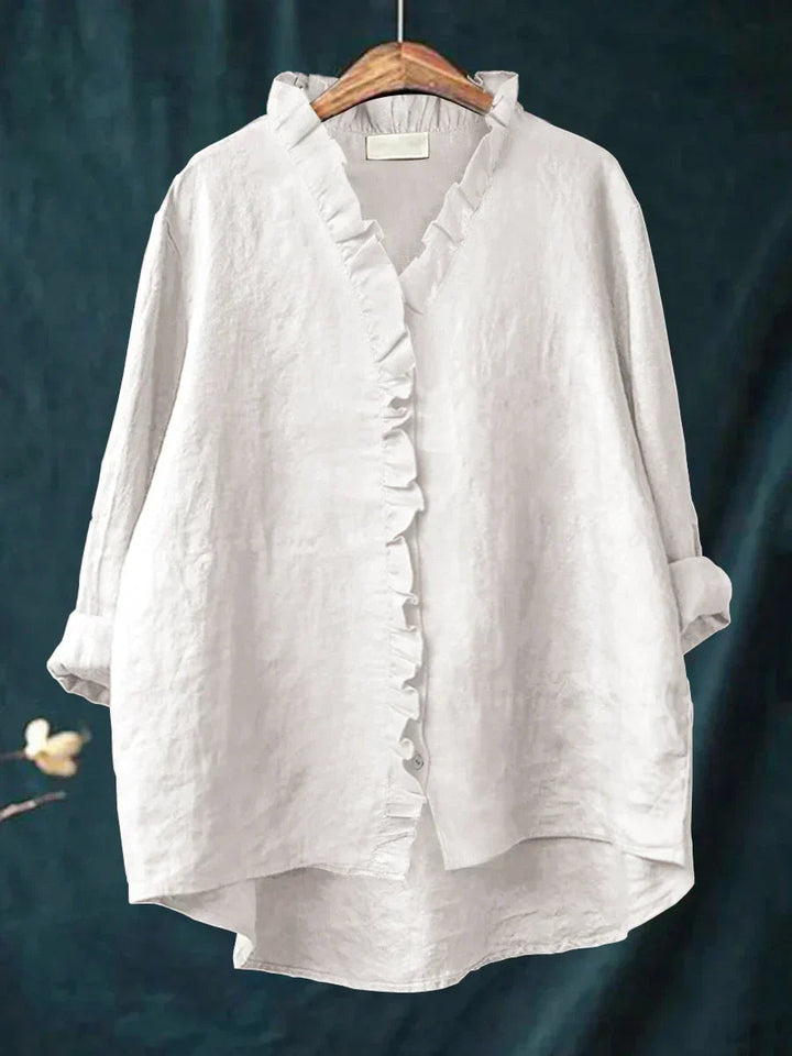 Moderne Damen Bluse mit Rüschen und Knopfleiste, langarm, ideal für Layering im Herbst und Frühling.