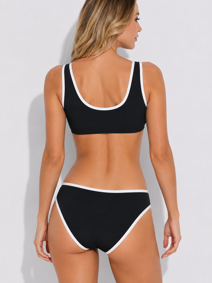Moderner Damen Zweiteiler Bikini im Linienstil, ideal für stilvolle Strandmode.