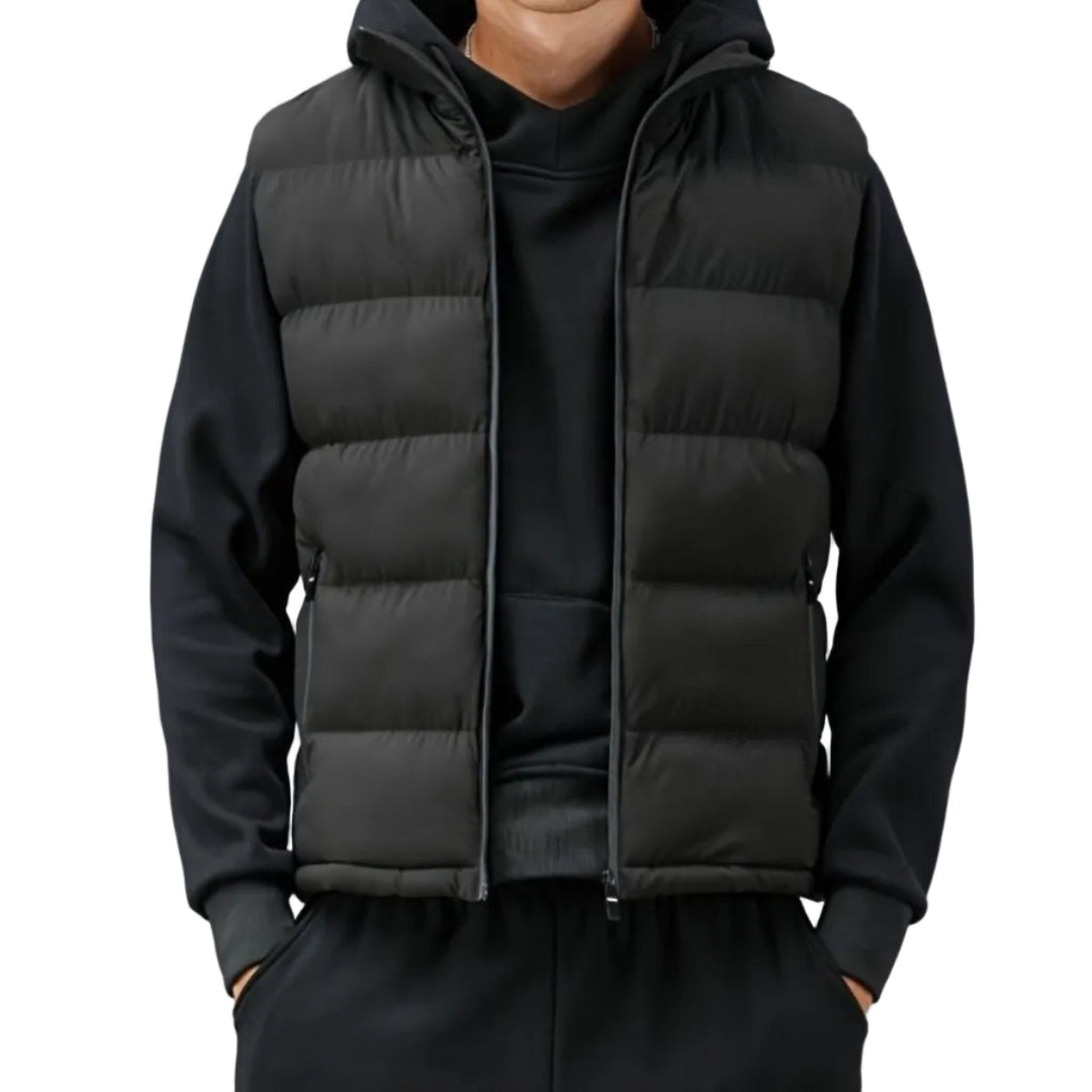 Graue, wattierte Herren-Winterweste mit Frontreißverschluss für Kälteschutz und Outdoor-Freizeit.