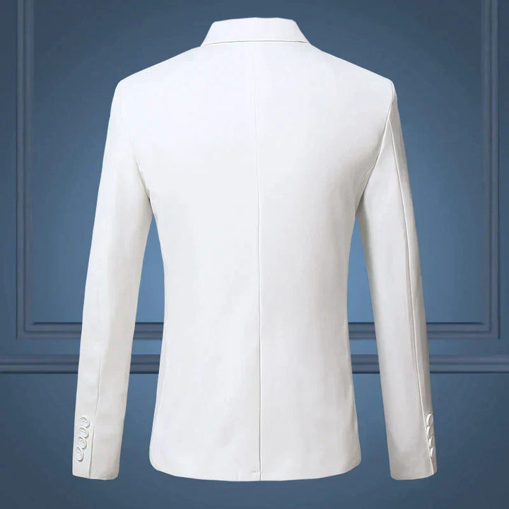 Smarte Mode: Klassischer Herrenblazer, elegante Jacke für stilbewusste Männer. Formeller Anzug-Look.