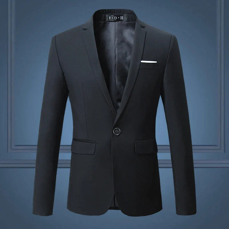 Vielseitiger Herrenblazer für Business und Freizeit, smarter Look, ganzjährig tragbar. Klassischer Stil.