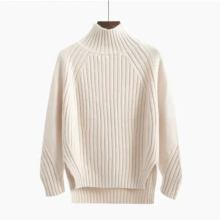 Nahaufnahme des weichen Strickmusters vom Damenpullover Mira. Eleganter, warmer Damenpullover für kalte Tage.