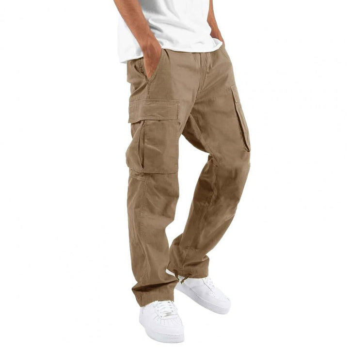Rückenansicht der Herren Cargohose mit robusten Gesäßtaschen, Regular Fit, perfekt für Outdoor & Alltag.