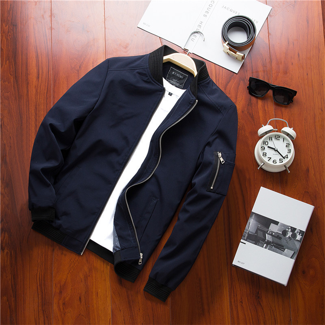 Trendige Herren Leichte Sommerjacke, eine Must-have-Jacke für die moderne Herrenmode in Frühling & Sommer.