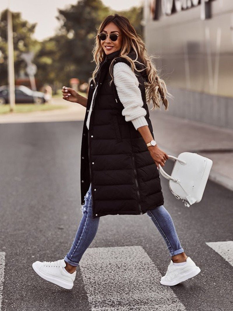 Stilvolle & bequeme Damen Steppweste, knielang, als moderne Übergangsjacke für Herbst & Winter Outdoor.