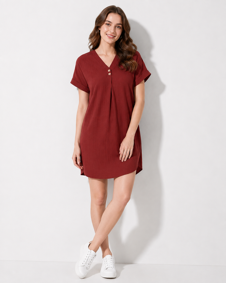 Casual Kurzarm Frühlingskleid für Damen mit V-Ausschnitt. Ein vielseitiges Minikleid für den Alltag.