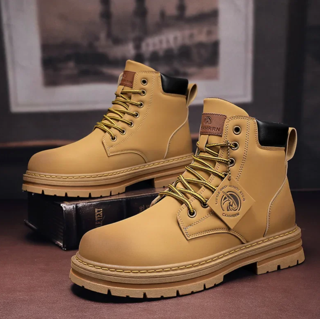 Stilvolle, lässige Männer Schnürstiefeletten. Robuste, wasserabweisende Herren Boots, ideal als Ganzjahresstiefel.
