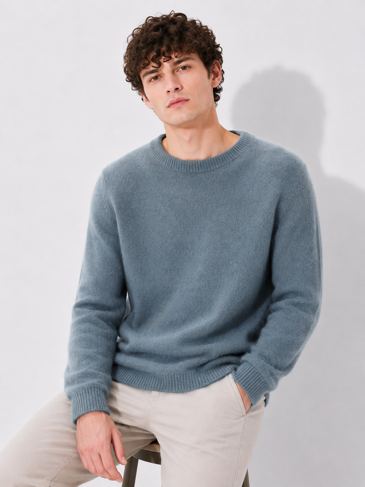 Klassischer Damen Pullover, langärmlig, hoher Hals. Eleganter Strickpullover für warme Wintermode & stilvolle Outfits.