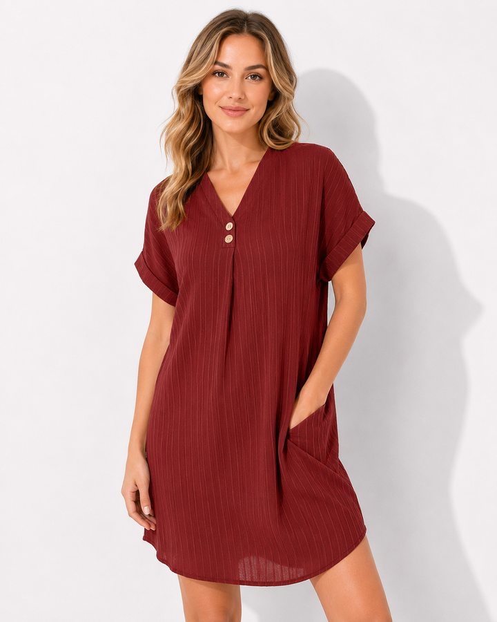Modernes Damenkleid mit eleganter Ausstrahlung. Kaschierende Passform und stilvolle Details machen dieses Frauenkleid einzigartig.