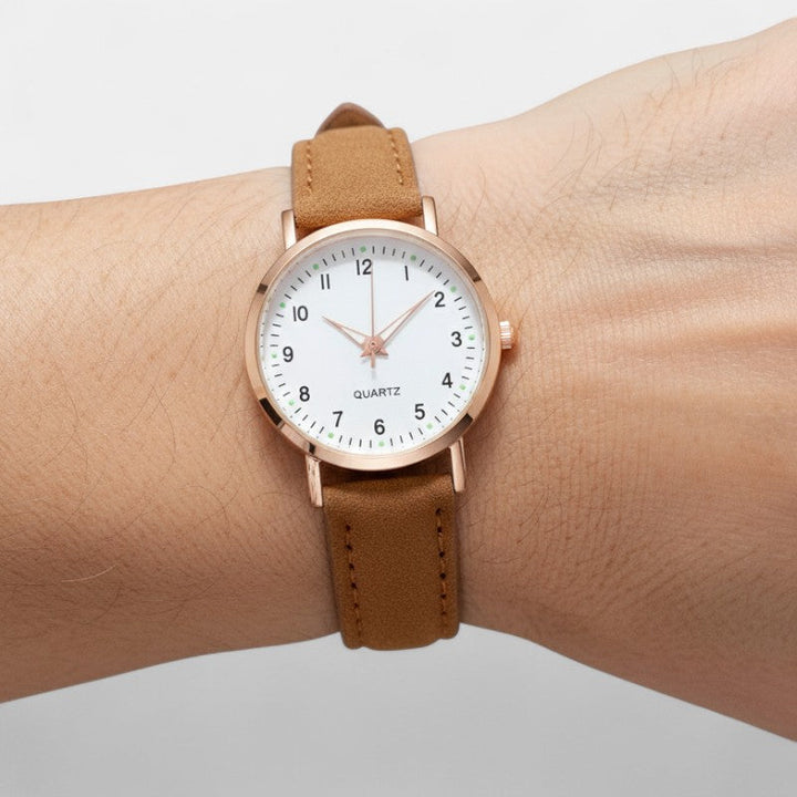 Zeitlose Eleganz: Roségold Damenuhr mit Lederarmband, minimalistisches Design. Die perfekte Modeuhr.