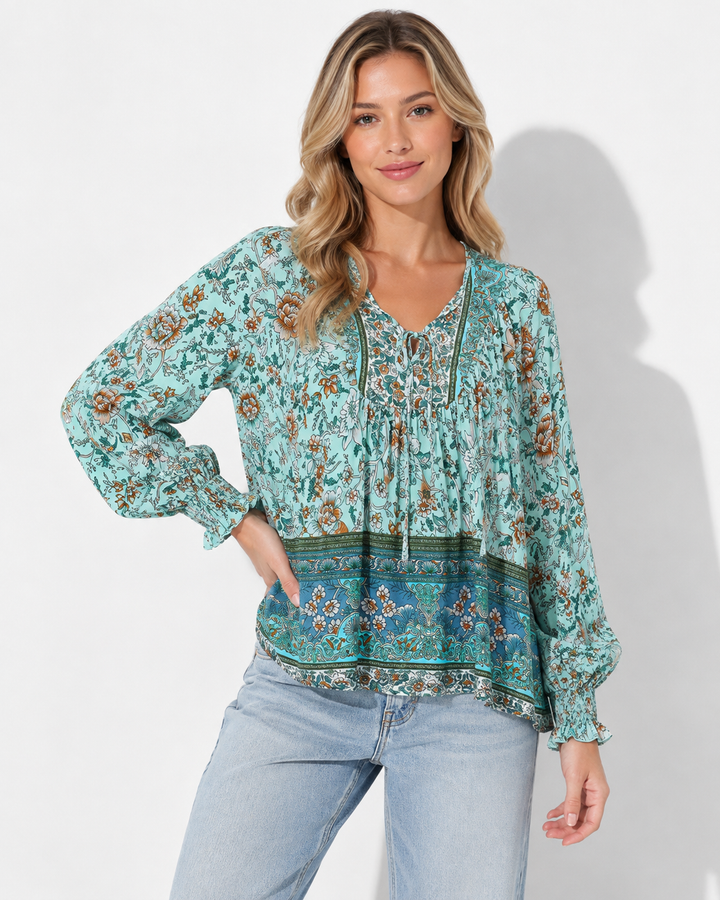 Elegantes Damen Langarmshirt mit V-Ausschnitt. Komfortables bedrucktes Oberteil, perfekt für einen schicken Look.