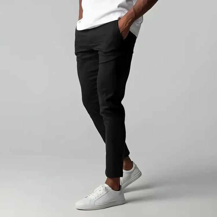 Flexible Herren Stretch Chino Hose in Tapered Fit, bietet maximale Bewegungsfreiheit & modernen Stil.