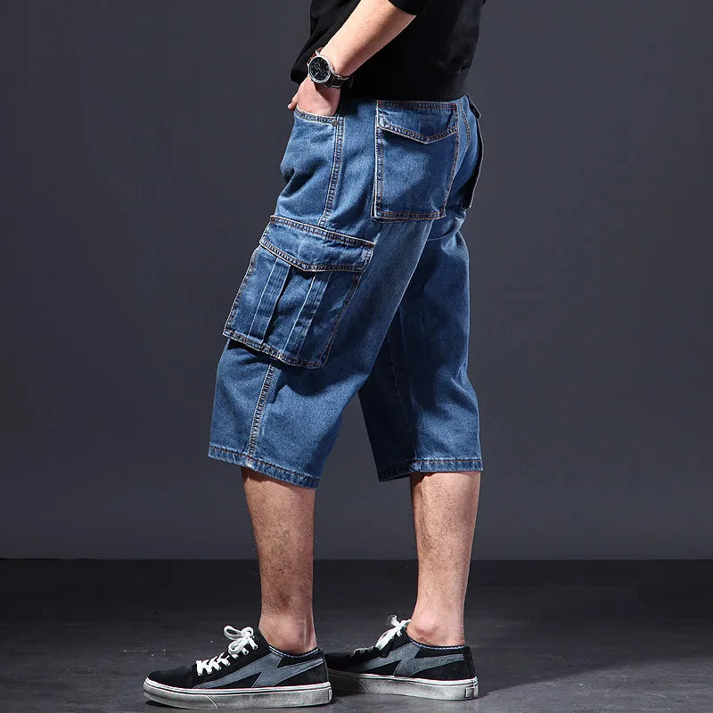 Herren Cargo-Shorts mit Multi-Taschen. Die Relaxed Fit Shorts sind perfekt für lässige Sommer-Outfits und Komfort.