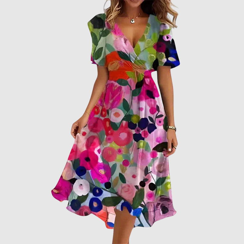 Leichtes Damen Sommerkleid, slim fit, mit floralem Design & V-Ausschnitt. Elegantes Freizeitkleid knielang.