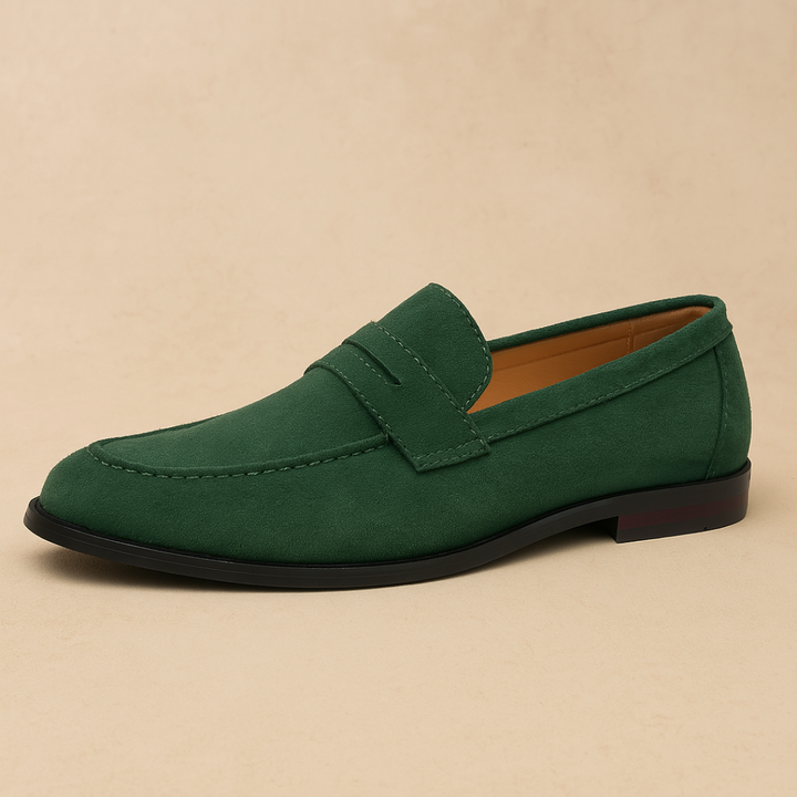 Klassische schwarze Herren-Loafer aus Leder. Elegante Slipper für Business & Freizeit. Bequeme Herrenschuhe.