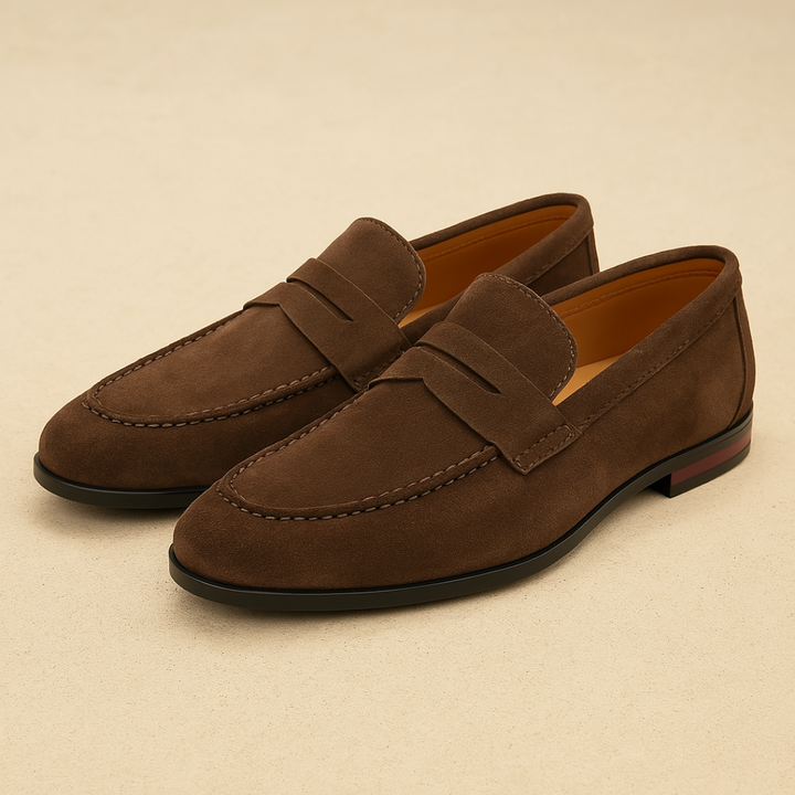 Elegante schwarze Herren-Loafer. Stilvolle Slipper für Business, Freizeit & Alltag. Komfortable Herrenschuhe.