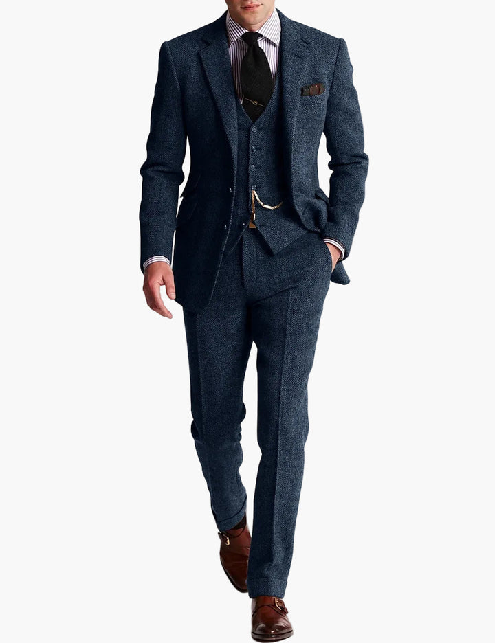 Vielseitiger Herren Dreiteiler Anzug für Anlassmode. Eleganter Businessanzug im Heritage-Look für Männer.