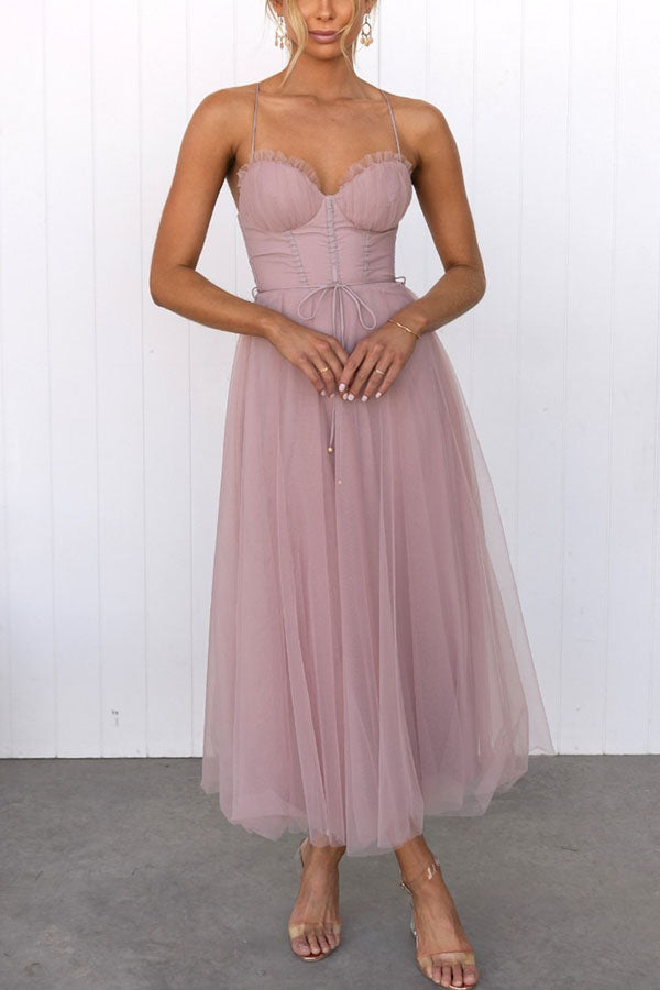 Damen Abendkleid, ärmellos, mit tiefem V-Ausschnitt und fließender Silhouette. Ideal für Gala, Urlaub & Mode.