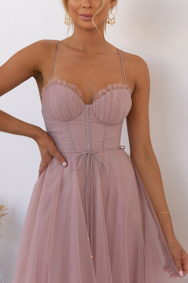 Fließendes Damen Maxikleid, elegant & ärmellos, mit V-Ausschnitt. Perfekt als Abendkleid oder für den Sommer.